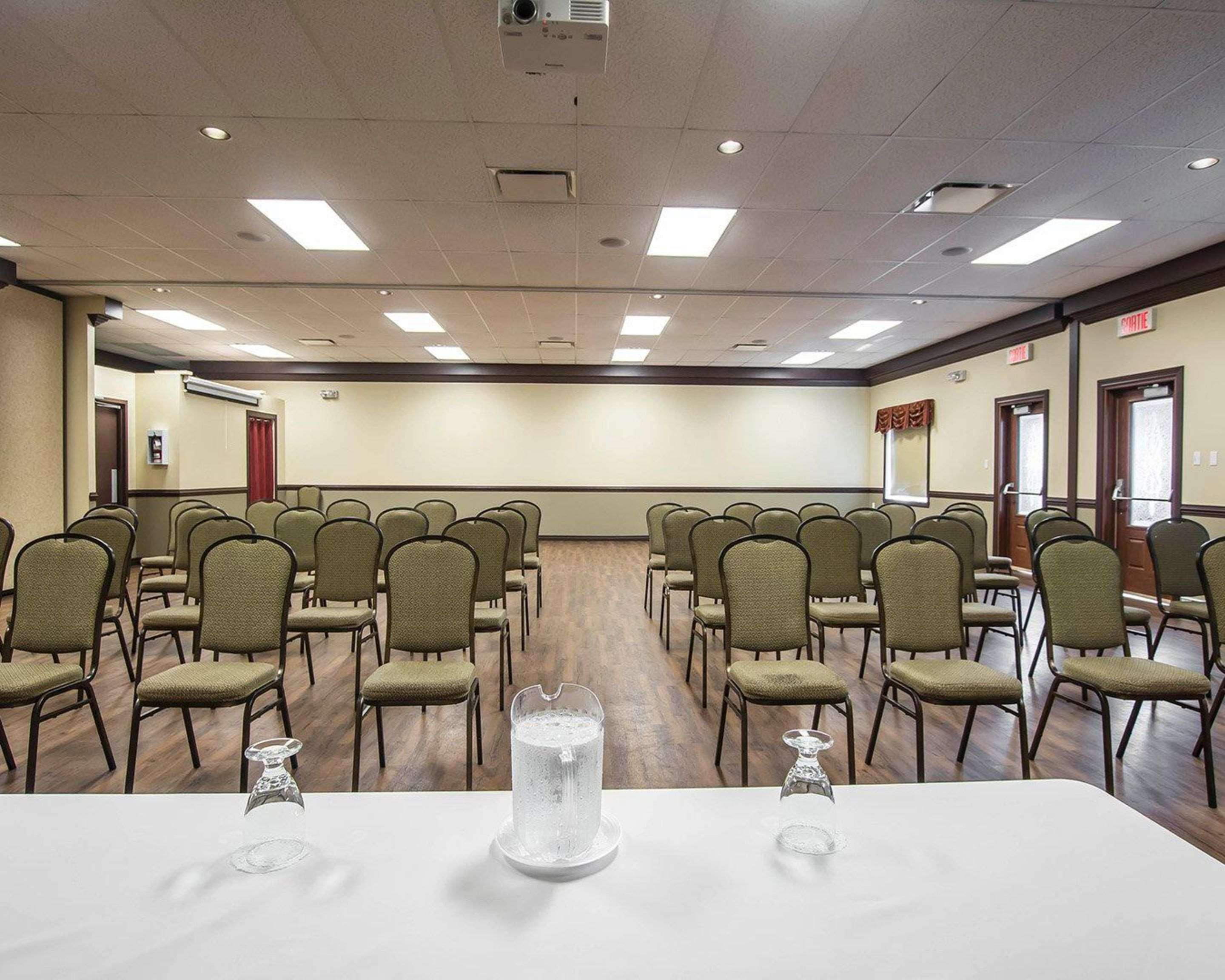 Econo Lodge Inn & Suites Montmagny Ngoại thất bức ảnh