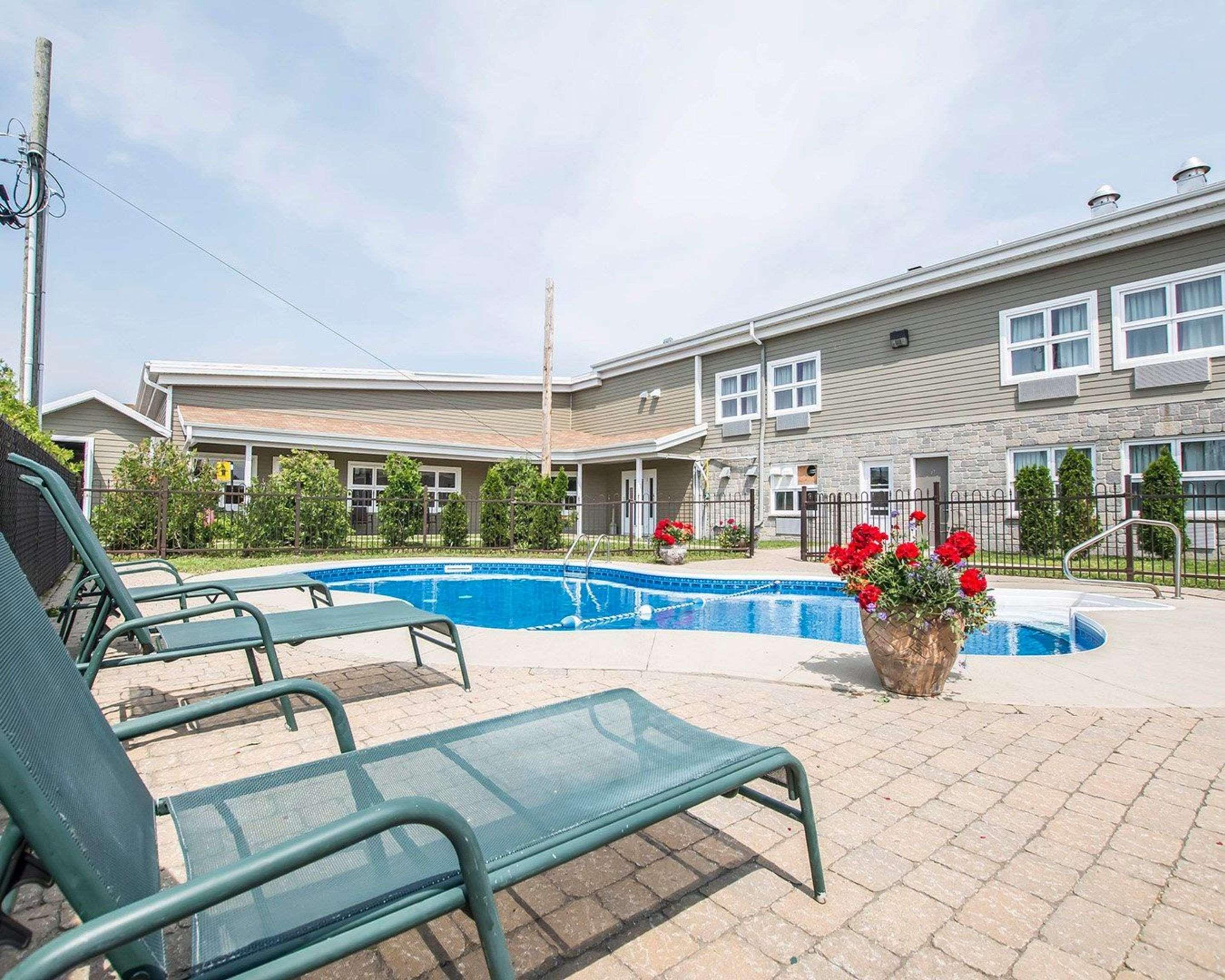 Econo Lodge Inn & Suites Montmagny Ngoại thất bức ảnh