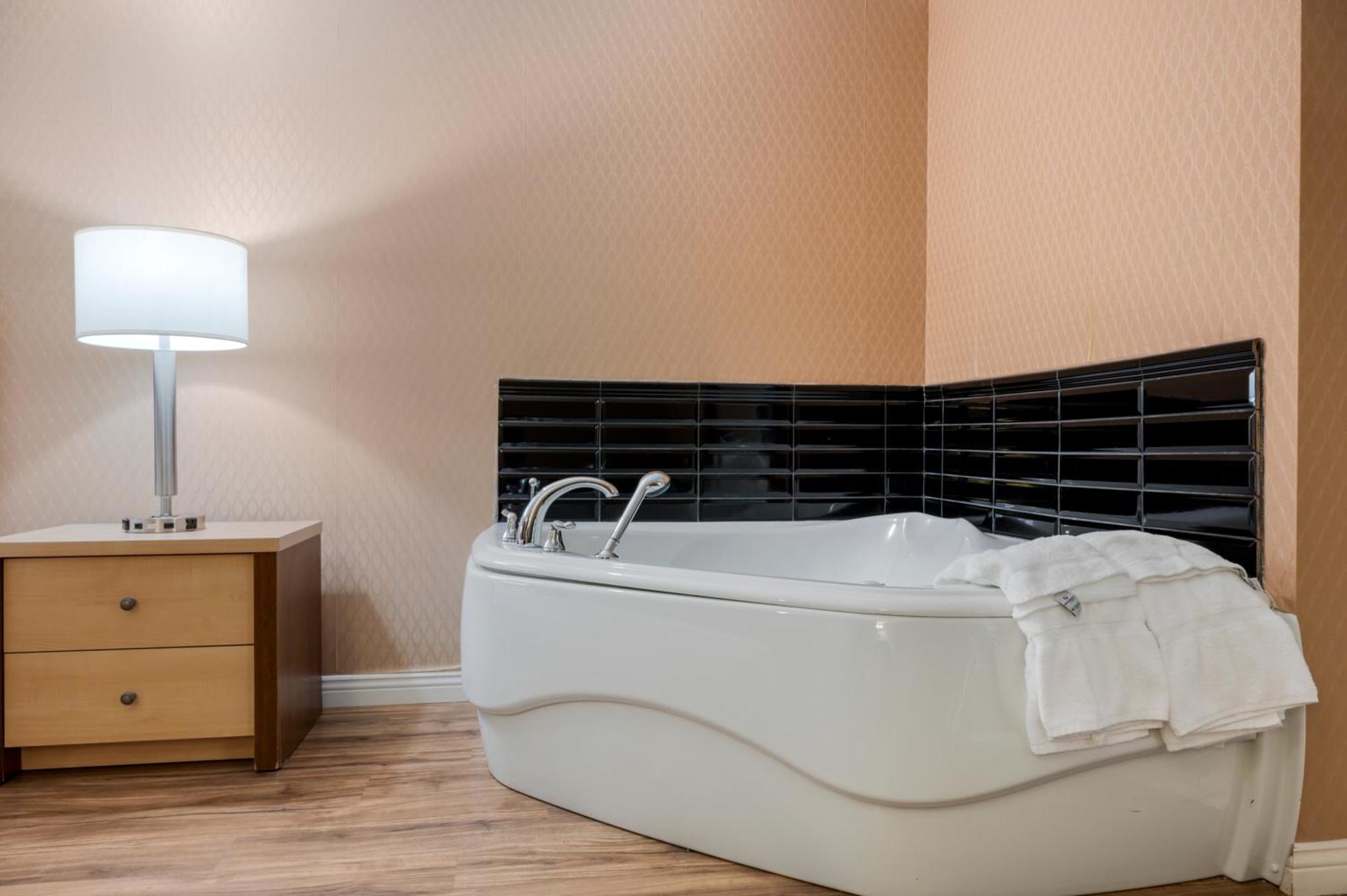 Econo Lodge Inn & Suites Montmagny Ngoại thất bức ảnh
