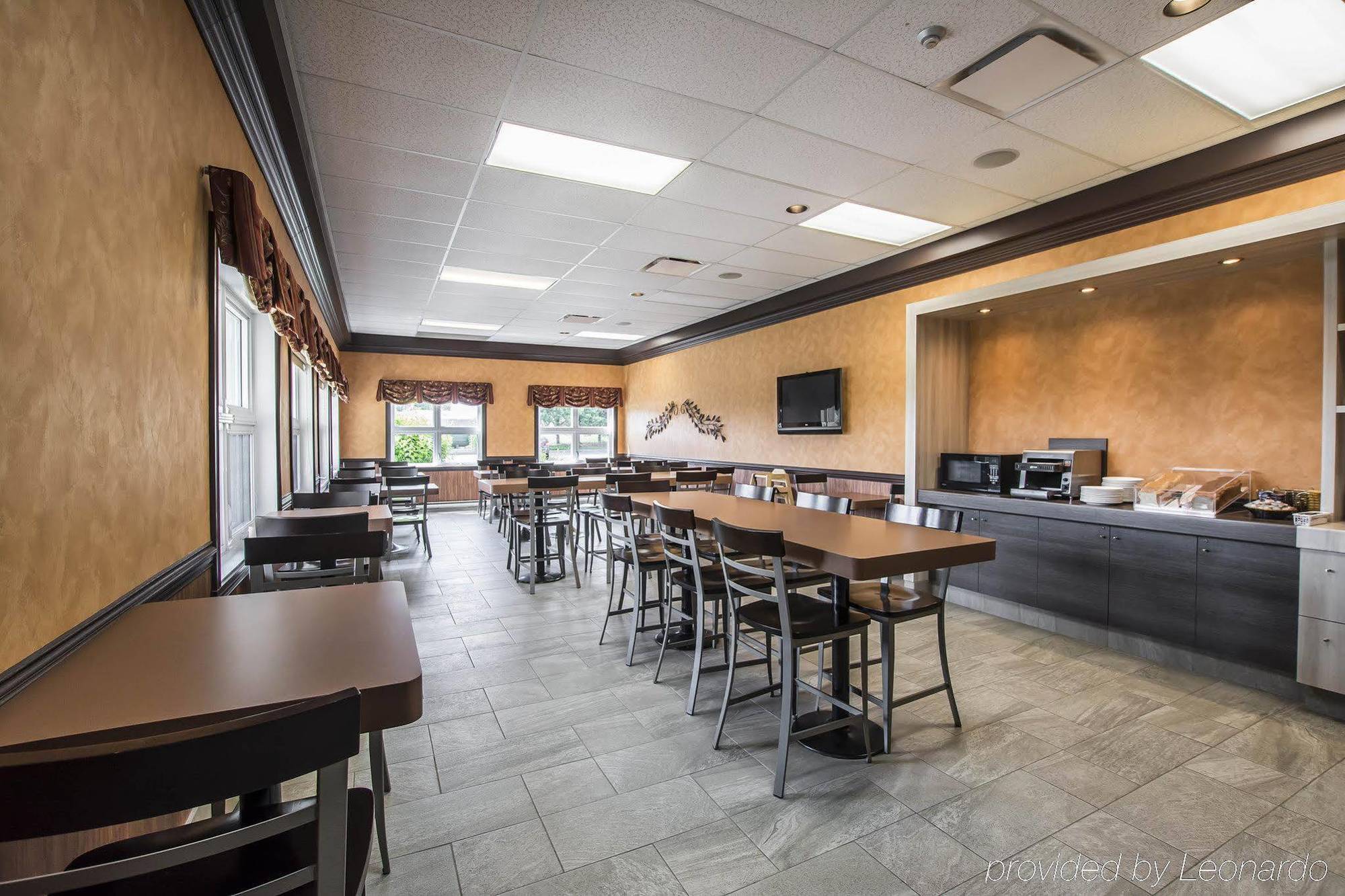 Econo Lodge Inn & Suites Montmagny Ngoại thất bức ảnh