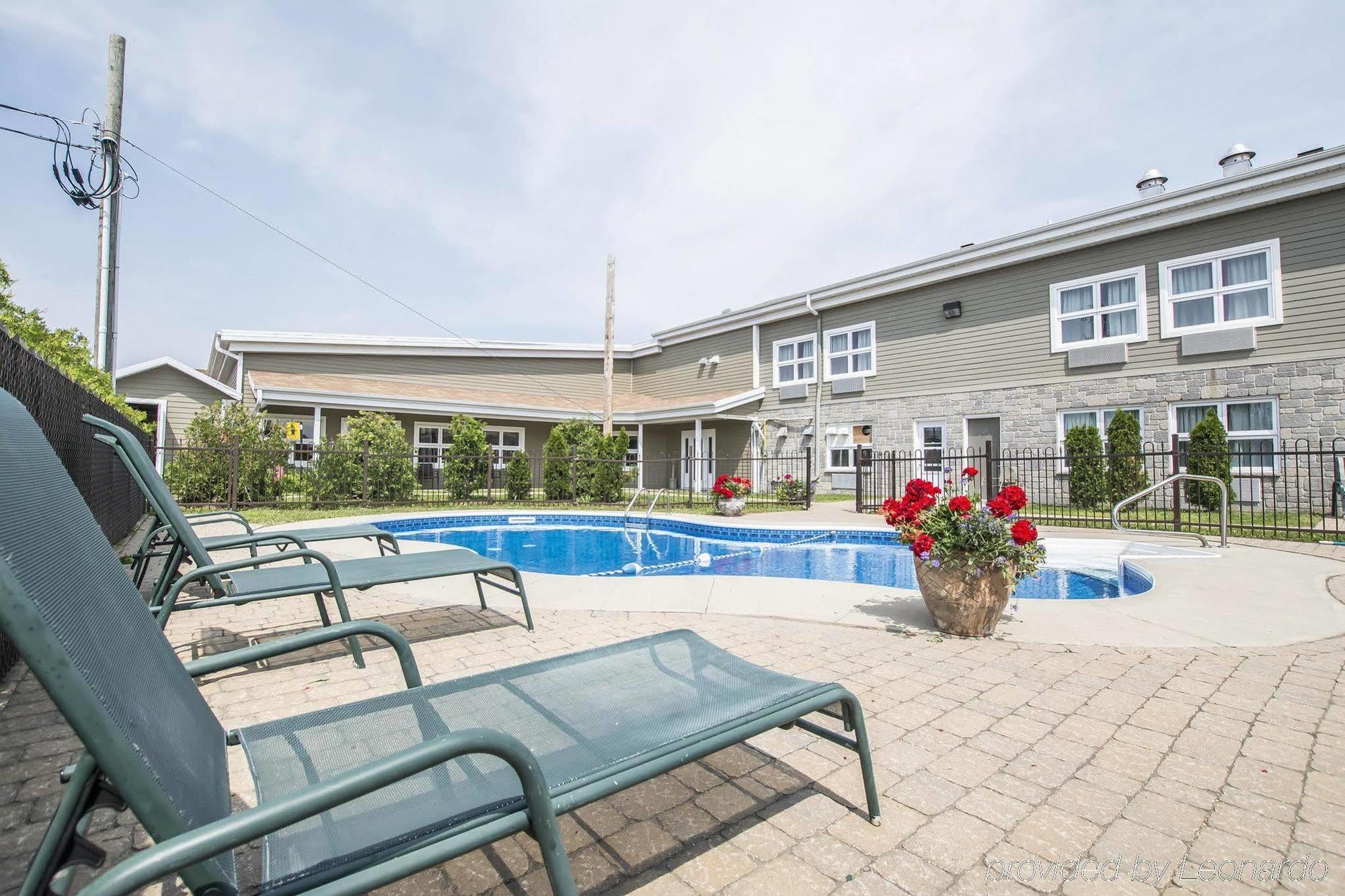Econo Lodge Inn & Suites Montmagny Ngoại thất bức ảnh